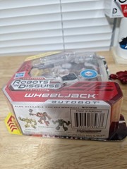 Transformers Prime Robots In Disguise Deluxe Class Autobot Wheeljack Figure New