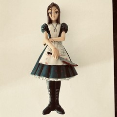 American Mcgee’s Alice and Cheshire Cat – EA 2000 Bloody Variant NO BOX
