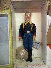 1982 JOHN WAYNE #2981 “GUARDIAN OF THE WEST” EFFANBEE ORIGINAL BOX PAPERS MINT