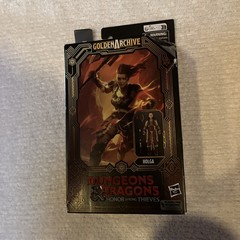 Dungeons & Dragons Holga Honor Among Thieves w/Knife & Battle Axe