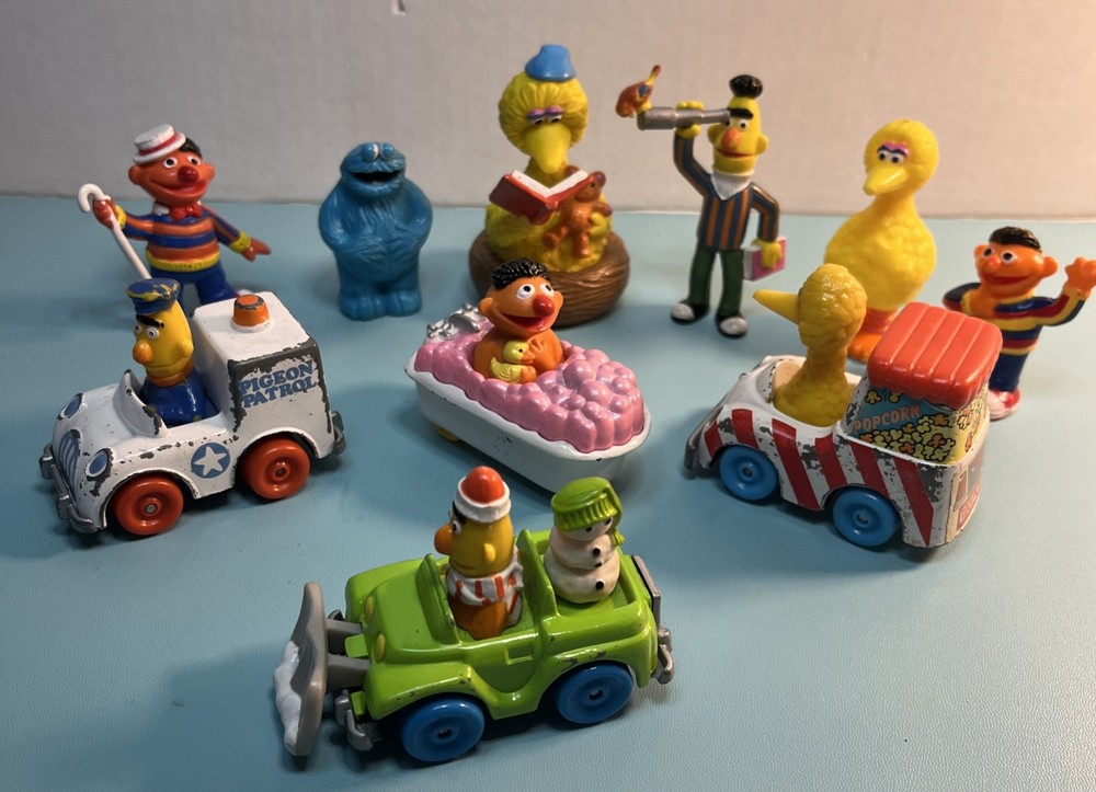 SESAME STREET FIGURES And DIE CASTS 1980’s ~LOT OF 10