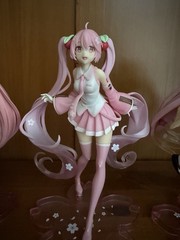 Hatsune Miku Figure Lot – 3pcs Set – Sakura Miku