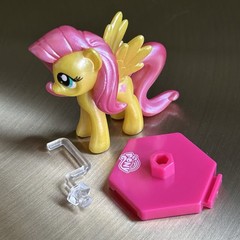 My Little Pony Blind Bag FLUTTERSHY +stand (CHROME UCC Distributing) Mini FIM G4