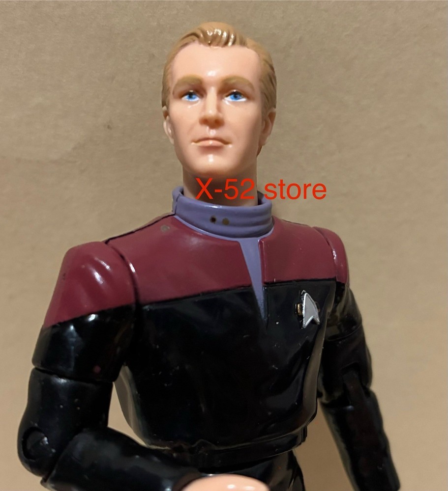 Star Trek Voyager Lt Tom Paris Con Officer figure w Trading Card