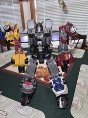 Transformers Combiner Wars Menasor With Upgrades with Legends Dead End. READ