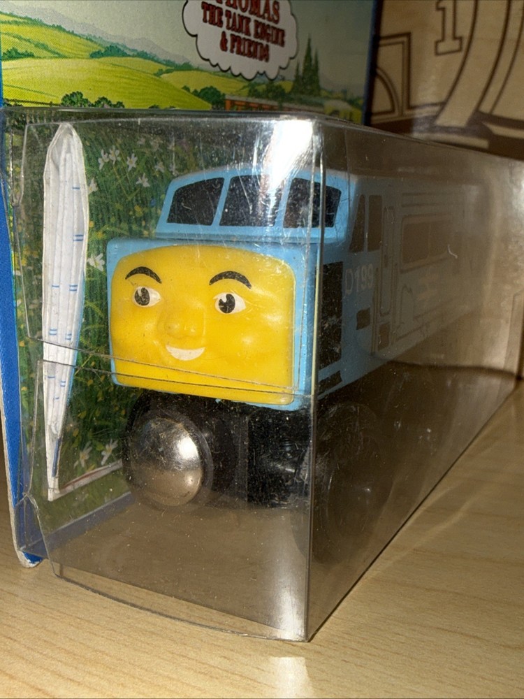 D199 ! THOMAS FRIENDS TRAIN WOODEN 1996 New ! BOX SPAMCAN ! BRITT ALLCROFT