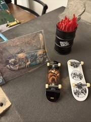 Tech Deck 34mm Real Wood Fingerboard With Lot & Obstacle