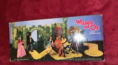 VINTAGE 1974 MEGO WIZARD OF OZ SCARCROW W/DIPLOMA ” 8″ DOLL W/ORIG BOX-NIB-NICE!