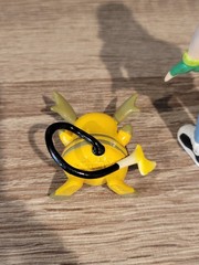 Vintage 1998 TOMY Ash Ketchum Pokemon Figure 4.5″ W/ Pikachu And Raichu