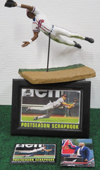 ANDRUW JONES – 2004 McFarlane figure + 2 cards 2002 & 2023 & frame pic. – Braves