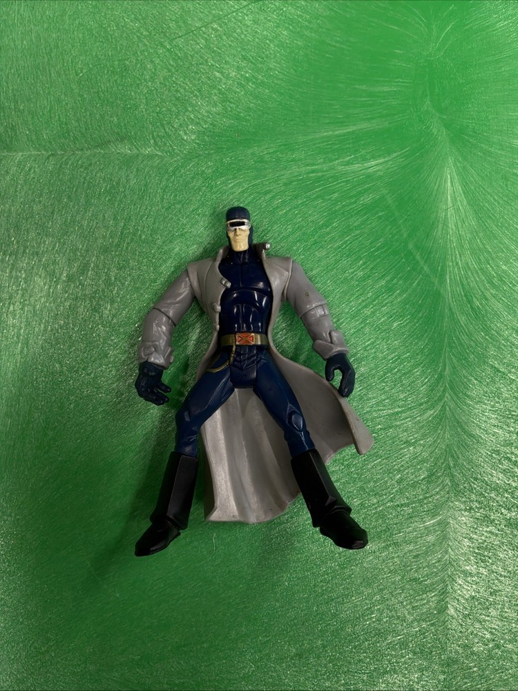 Hasbro Wolverine and the X-Men Cyclops Eye Blast Action Figure