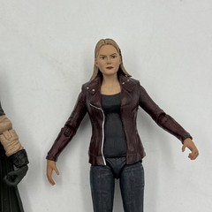 Once Upon a Time Evil Queen Robin Hood Figure Emma Swan Icon Heroes ABC Studios