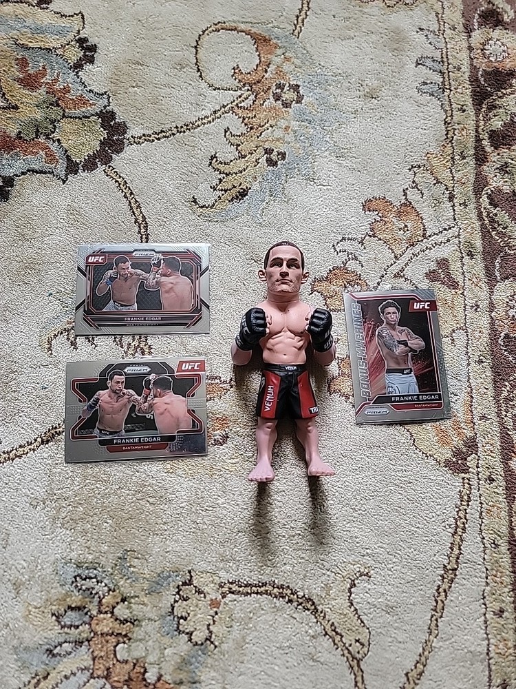 UFC Ultimate Collector Frankie Edgar Action Figure W/ 3 Panini Prizm Cards Mint