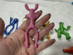 LOT OF 8 RAINBOW FRIENDS FIGURES ROBLOX 8 DIFFERENT CHARACTERS