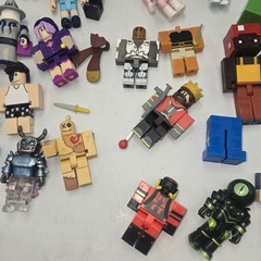 Roblox Toys Action Figures Lot Of 26 + Accessories