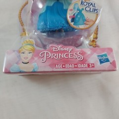 DISNEY PRINCESS ROYAL CLIPS MINI CINDERELLA – NEW IN PACKAGE – Ages 4 and Up