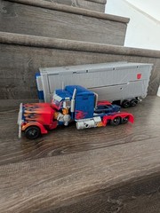 2011 Transformers Dark Of The Moon DOTM Ultimate Optimus Prime – Incomplete