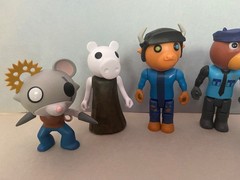 Roblox Piggy Series 2 Figures Lot Of 5 Raze,Officer Doggy, Billy,Rpbby Phat Mojo