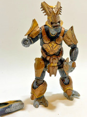 Mcfarlane Halo 3 Brute War Chieftain Figure with Broken Hand SEE PHOTOS