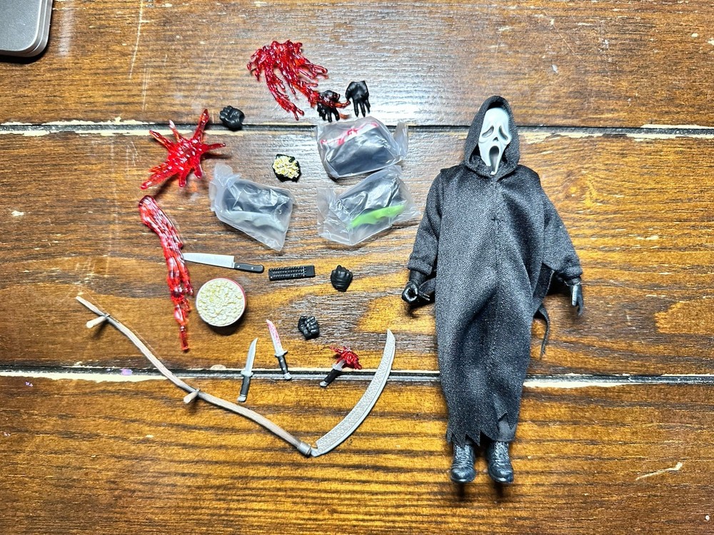 Mezco One:12 Collective Ghostface Lives 1/12 Horror A Took Figure Scream Slasher