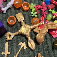 treasure x lot Accessories Weapons Coffins Eagle Snake Spider Gold Red Green