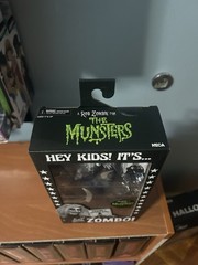 NECA Rob Zombie’s The Munsters Zombo! 8-inch clothed action figure NIB