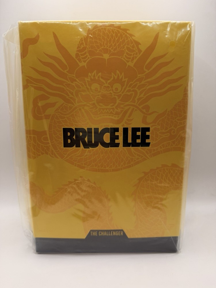 Super7: Bruce Lee Ultimates – Bruce Lee The Challenger 7” Action Figure