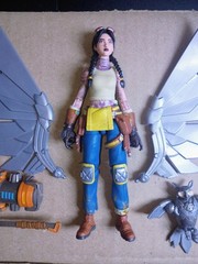 Hasbro FORTNITE Victory Royale Jules & OHM Deluxe Collectible Action Figure