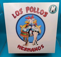 BREAKING BAD Walter White Los Pollos Hermanos 2013 Con Exclusive Mezco Figure