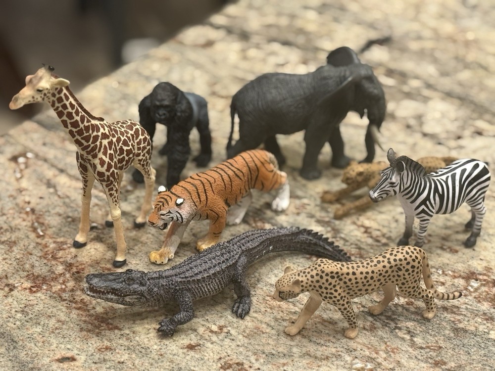 Wild Animal Figures Lot X8 Safari & MOJO 1997-23 Giraffe, Elephant, Gator