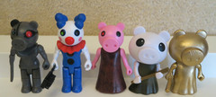 Lot of 5 Roblox Piggy Series 1 Mini Figures, Robby, Clowny, Gold Chase, Memory