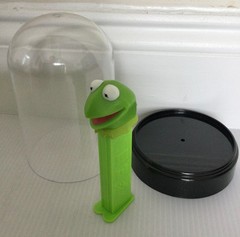 Muppets Kermit The Frog Character Plush Toy 1970s Metal Cars Pez Dispenser Read