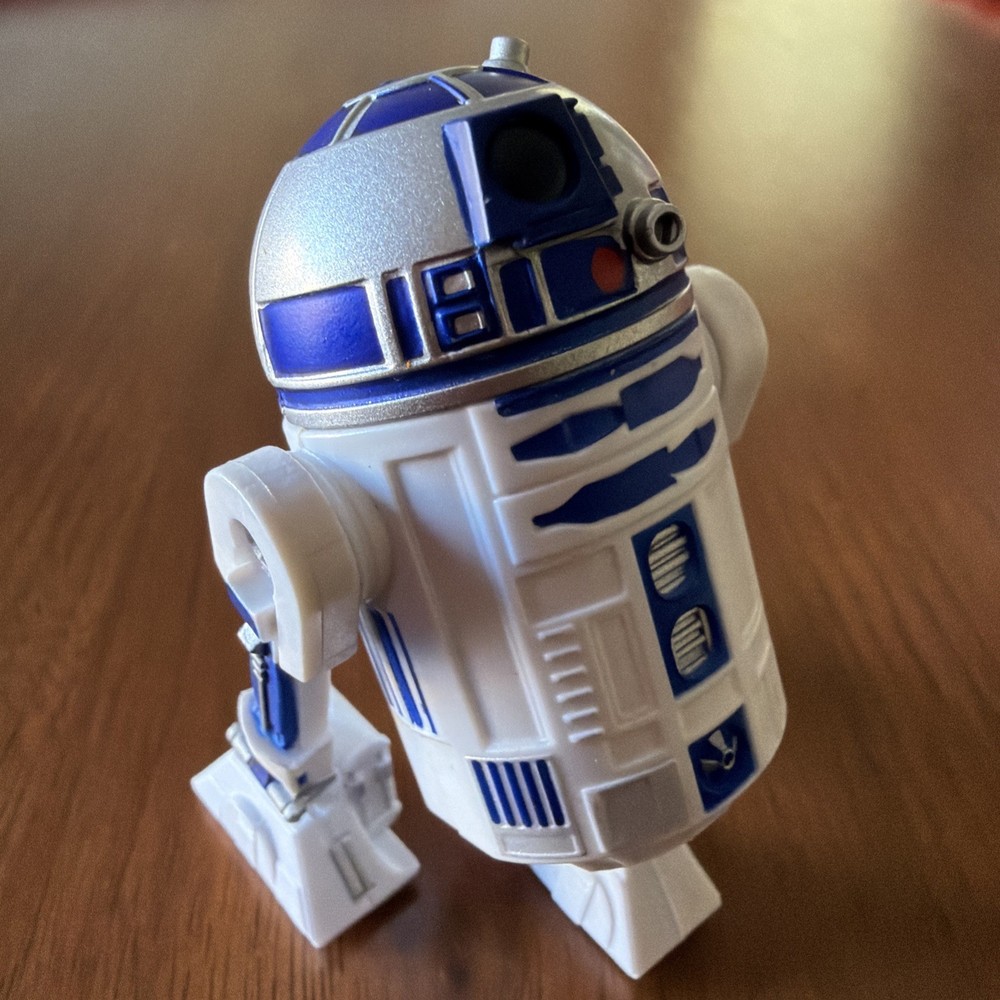 D23 Expo 2024 Star Tours Wars Starspeeder 3000 R2-D2 Figure Droid