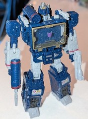 Transformers Legacy SOUNDWAVE Complete Evolution Voyager