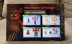 FIVE NIGHTS AT FREDDY’S Toy Freddy Bonnie Chica Mangle 4 Figure Pack Eyes Glow