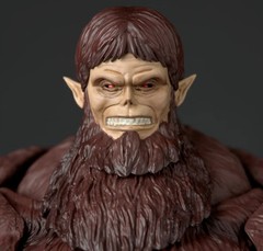 Kaiyodo Revoltech Amazing Yamaguchi Attack on Titan Beast Titan Model In Stock