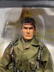 Platoon Action Figure – Charlie Sheen as Pvt. Chris Taylor 12” – Sideshow Toy