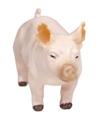 Champion Yorkshire Show Pig 1:16 Scale 4.25″ x 1.5″ x 2.5″ Farm Figure