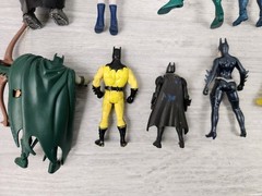 Lot of 14 Pre Owned Batman, Robin, Batgirl Action Figures Sizes Range 4″ – 6.25″