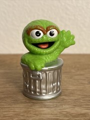 Sesame Street Oscar the Grouch 2.7” Figure Hard Plastic Hollow Plastic Toy
