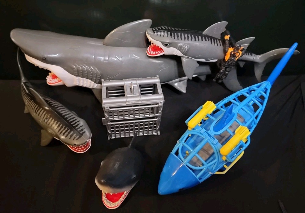 Animal Planet Shark Submarine Adventure Playset Lot Extra Sharks & Diver & Cage