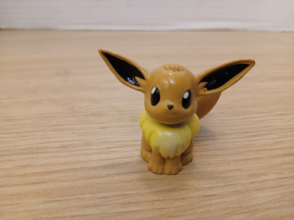 Tomy Pokemon Eevee C/G Mini Toy Action PVC Figure