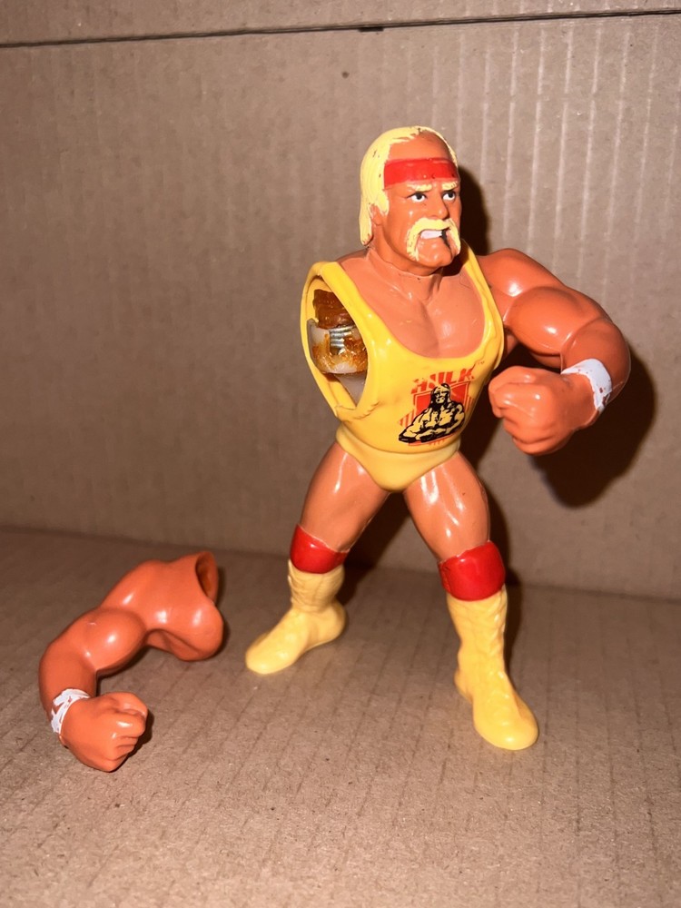 WWF Hulk Hogan 1991 Hasbro Series 2 Titan Sports Bear Hug Figure *Parts* Broken