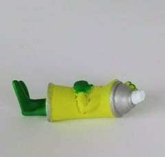 The CAN CREW Urban Spray Cans Laylow Green figurine collectible retired 1.5″