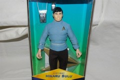 Star Trek Lt. Hikaru Sulu 9″ Action Figure Collector Edition Playmates 1996 NEW!