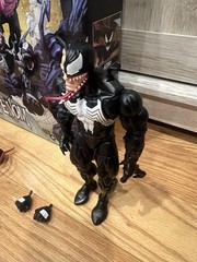 Amazon Exclusive Marvel Legends Venom 3 Pack Venom, Agony, and Riot w/opened Box