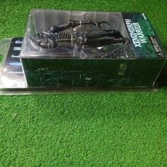 NECA ALIENS XENOMORPH WARRIOR(BLUE)AF 2013 SEALED DISPLAYED