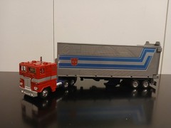Transformers KC-01 KO Die-Cast Optimus Prime Missing Link G1 Trailer & Bumblebee