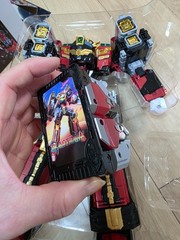 Metal Cardbot S: Blastrain – The Majestic 3-Stage Express Transforming Titan Kor