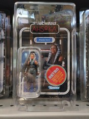 Ahsoka Tano Star Wars Retro Collection Action in case Scale Ahsoka